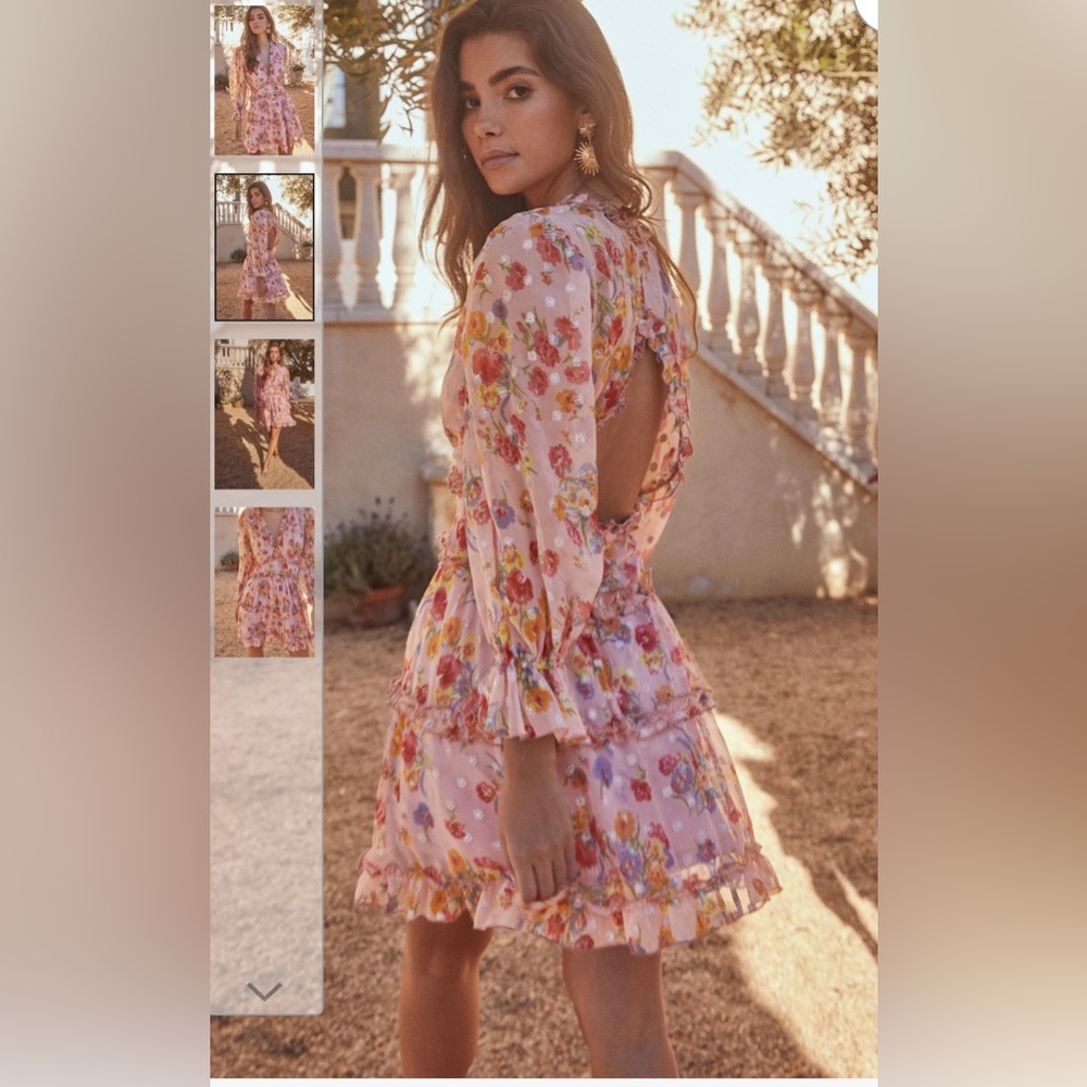 Floral ruffle tierd dress + cut out back and button details size small NWOT Vici